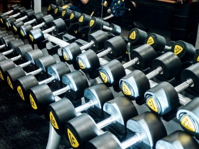 Тренажёрный зал Kickstart gym в Москве: Боевые искусства, Кроссфит, Стретчинг, Фитнес для детей, Персональный тренер, Фитнес бар, TRX тренировки,