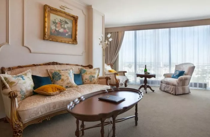 отель Высоцкий 5* в Екатеринбурге: Конференц-зал, Бар, Номера, Бассейн, Апартаменты, Ресторан, Отель, 