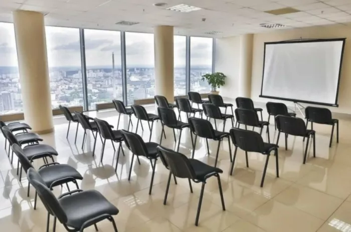 отель Высоцкий 5* в Екатеринбурге: Конференц-зал, Бар, Номера, Бассейн, Апартаменты, Ресторан, Отель, 