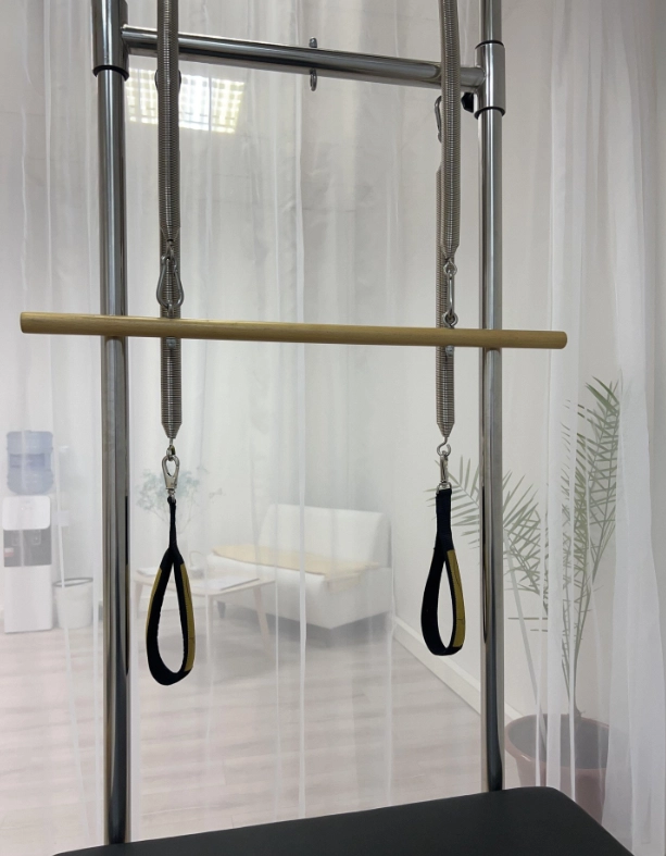Студия пилатеса и растяжки Reform Pilates Москва в Москве: Женский зал, Пилатес, Стретчинг, Танцы, Фитбол, Персональный тренер, TRX тренировки,