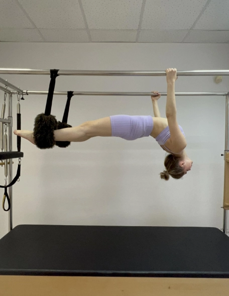 Студия пилатеса и растяжки Reform Pilates Москва в Москве: Женский зал, Пилатес, Стретчинг, Танцы, Фитбол, Персональный тренер, TRX тренировки,