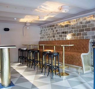 Бар Orthodox Russian Bar в Санкт-Петербурге: Отдых, Танцы, Вечеринки, Музыкально,