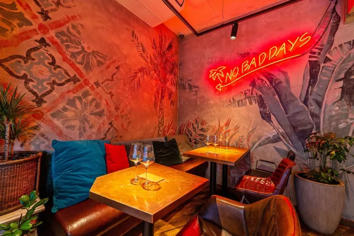Бар Ателье Tapas & Bar  в  Санкт-Петербурге