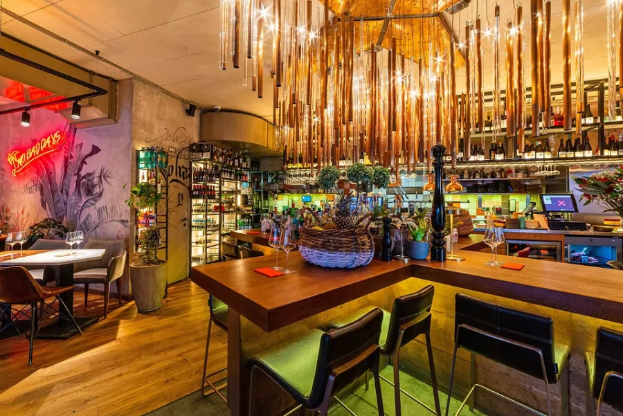 Бар Ателье Tapas & Bar в Санкт-Петербурге: Бранч, Завтрак, Доставка, Парковка, Гастробар, Тапас, Винная карта,