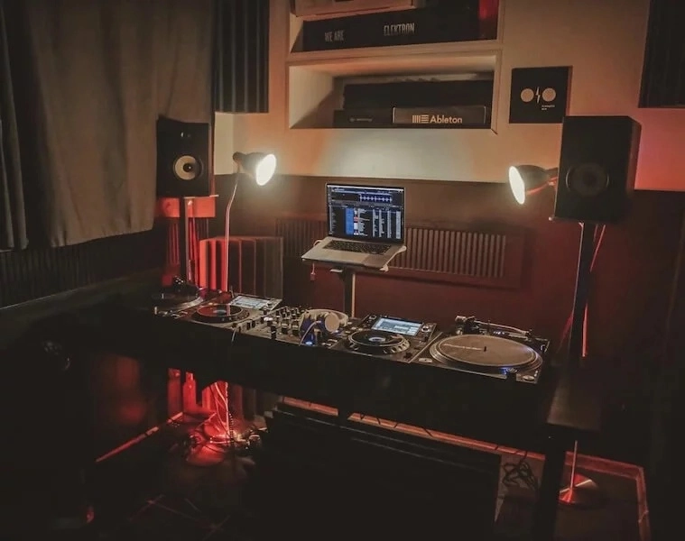 Tramplin.PRO DJ School в Санкт-Петербурге: Диджей, Вокал, Музыка,