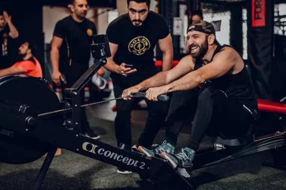 Спортивный зал в Ереване "Gold's Gym".
