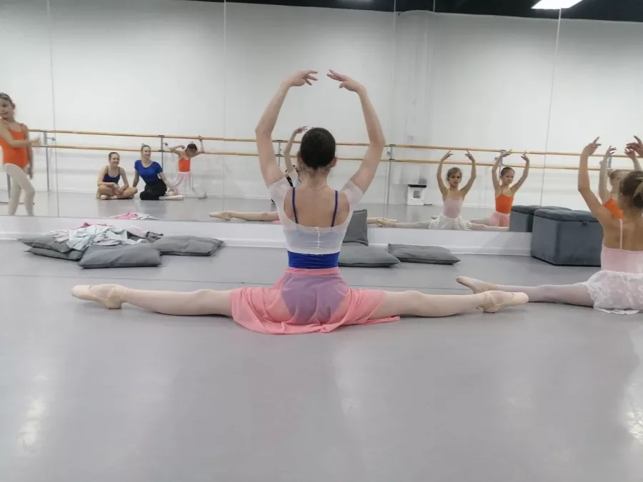 Русско-французская школа балета Mon Ballet в Сочи: Стретчинг, Для Детей И Взрослых, Постановка Танца, Хореография, Живая музыка,