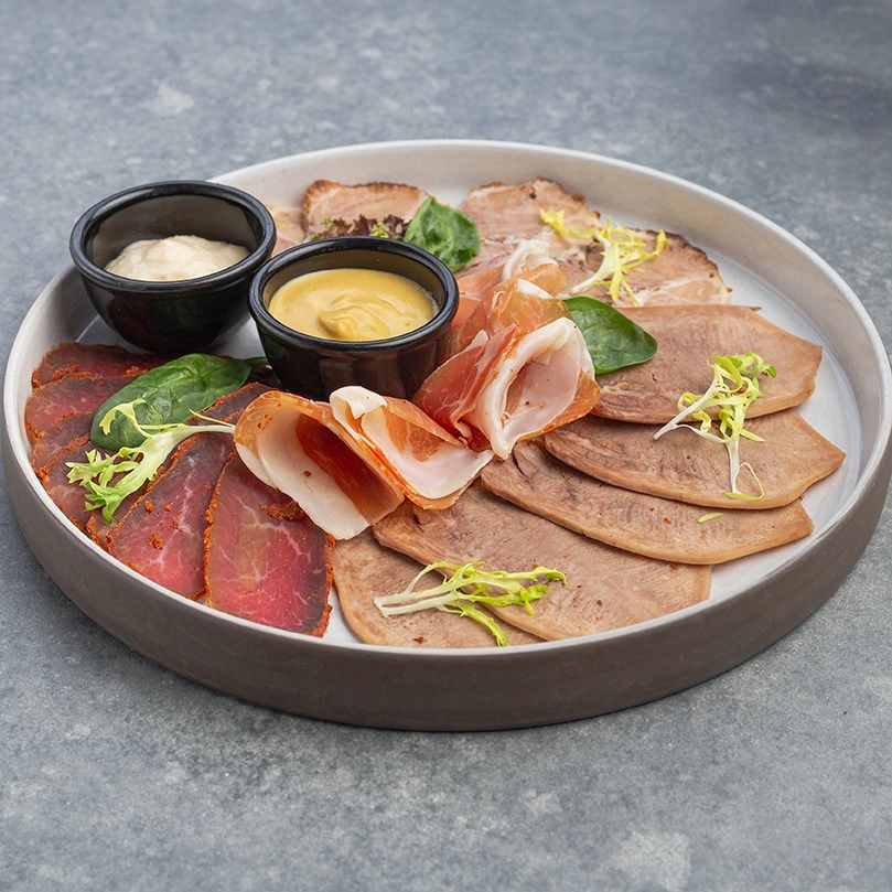 Ресторан Паруса на крыше в Санкт-Петербурге: Свидание, Бургеры, Паста, Отдых, Смотровая площадка, Еда,