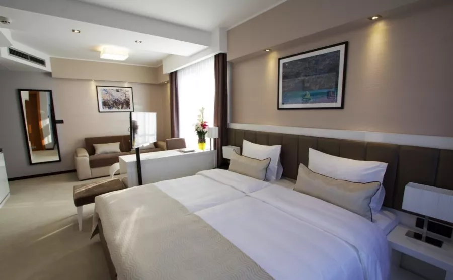 Hotel HERITAGE Belgrade в Белграде: Отель, Комфорт, Чилим, Парковка,