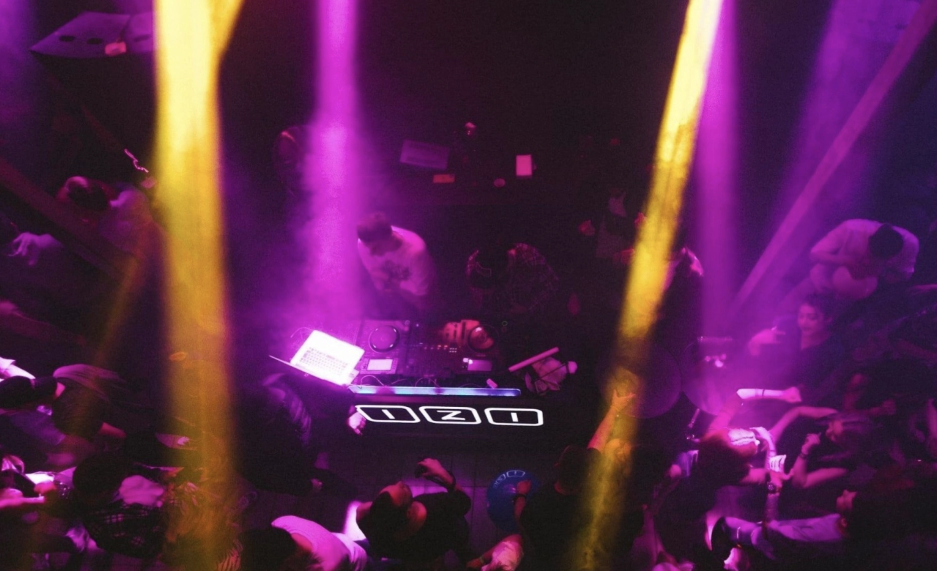 Ночной клуб "IZI"