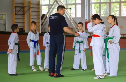 Спортивный комплекс Динамо спорт 161 на ул. Днепропетровская, 14 в Ростове-на-Дону