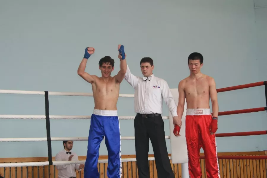 Спортивный клуб Спецназ на ул. Таганрогская, 118/2 в Ростове-на-Дону: Бокс, Развиваться,