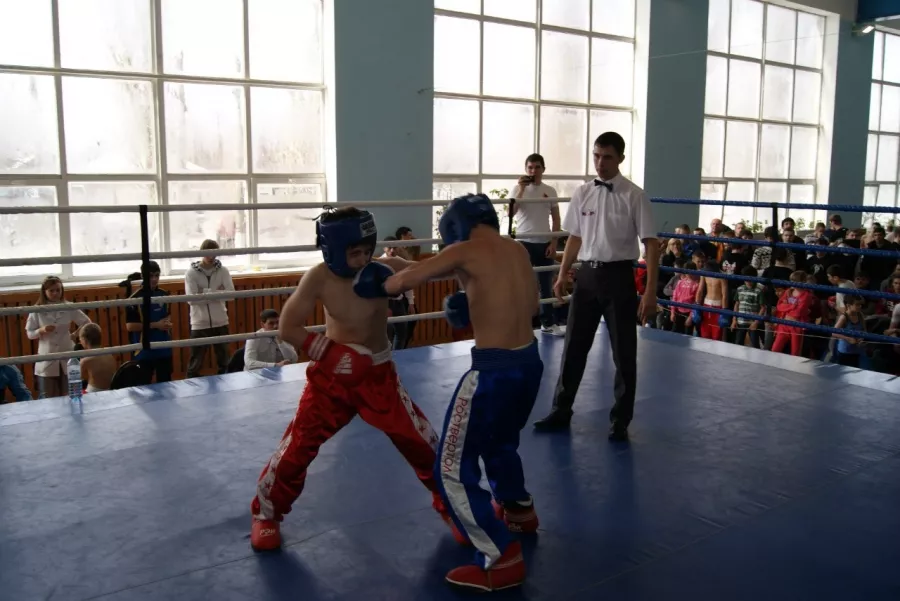 Спортивный клуб Спецназ на ул. Таганрогская, 118/2 в Ростове-на-Дону: Бокс, Развиваться,