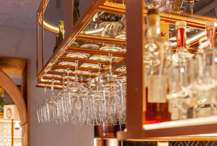 Бар WINE & PINSA в Минске: Кафе, Бар, VIP, Живая музыка, Ресторан, Еда,