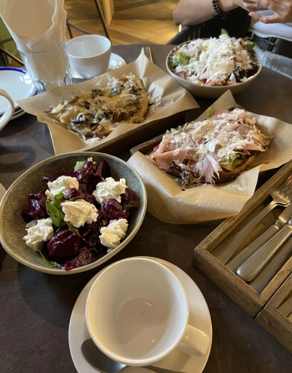 Бар WINE & PINSA в Минске: Кафе, Бар, VIP, Живая музыка, Ресторан, Еда,