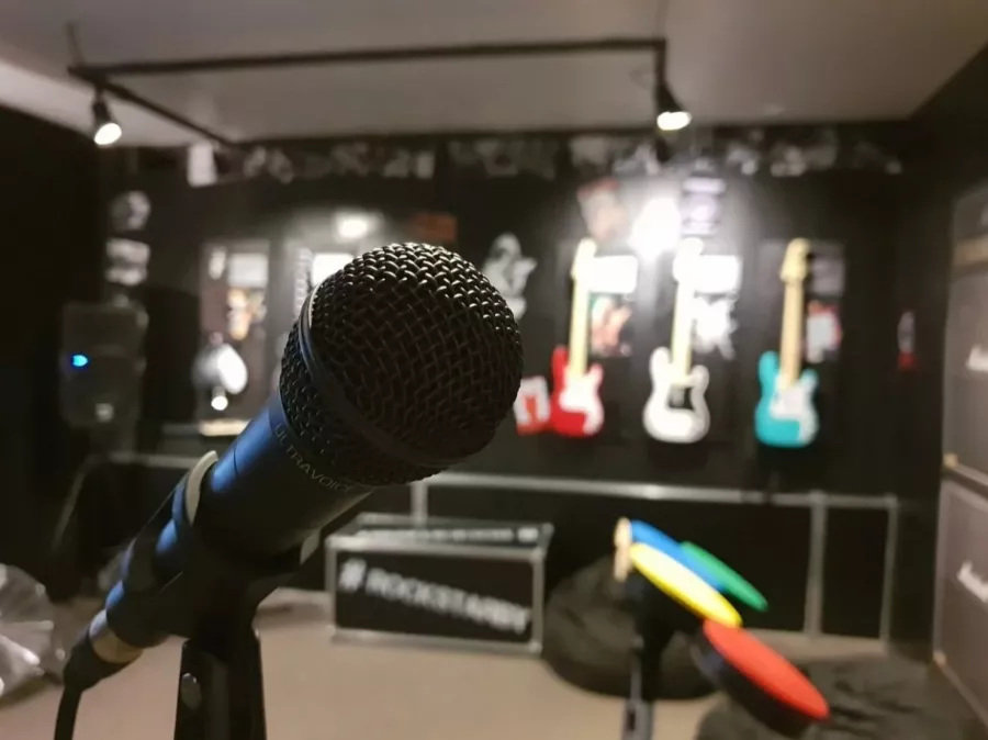 Центр развлечений Rock Star в Минске: Чилим, Музыкальные игры, Музыкально, Гитара, Барабан, Рок-группа, Рок-караоке,