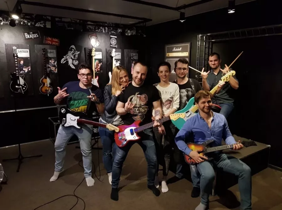 Центр развлечений Rock Star в Минске: Чилим, Музыкальные игры, Музыкально, Гитара, Барабан, Рок-группа, Рок-караоке,