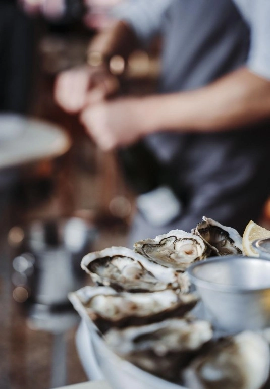 Ресторан морской кухни Sea Food Bar Minsk в Минске: Покушать, Ресторан, Заказ навынос, Кафе, Летняя терраса, Рыбная кухня, Винная карта,