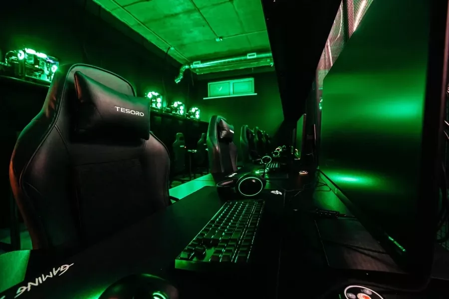 Компьютерный клуб Cyber Lounge на Дзержинского в Краснодаре: Чилим, Киберспорт, Games, Компьютерные игры, Компьютерный клуб, Бар, Кафе, Развлечение, Найти дружбу, Веселье, Кальян, 24/7, Круглосуточно,