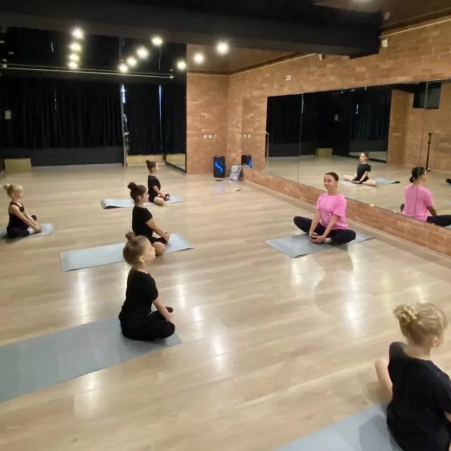 Танцевальная мастерская Другие люди в Краснодаре: Развитие, Танцы, Дисциплина, Школа, Детям, Игры,