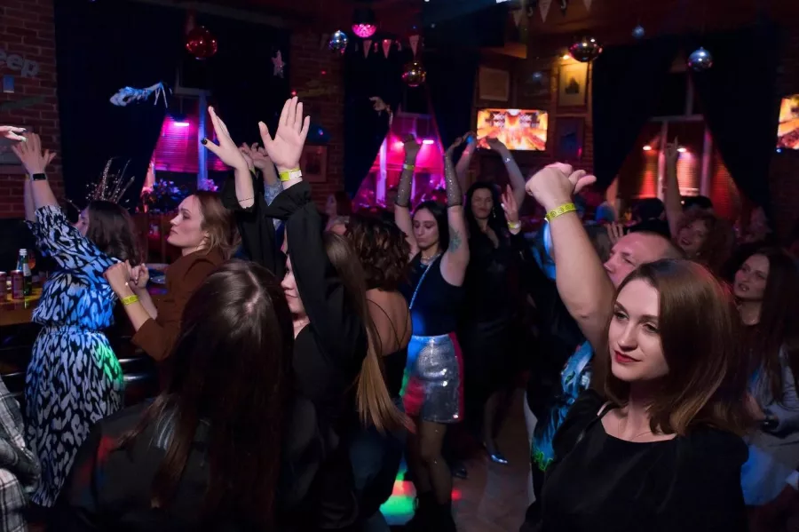 Паб Wilson Pub в Краснодаре: Чилим, Паб, Бар, Друзья, Компания, Дружба, Музыкально, Караоке,