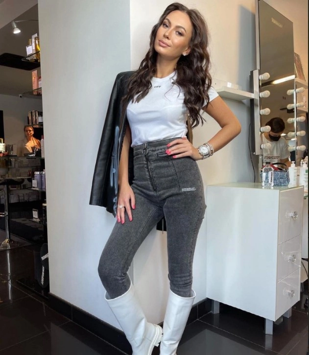 Салон красоты Toni&Guy в Санкт-Петербурге: Парикмахерская, Косметические услуги, Массаж, Ногтевая студия, Ресницы и брови,