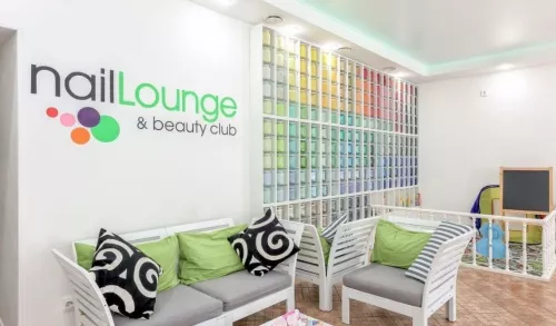 Сеть студий красоты NailLounge  в  Санкт-Петербурге