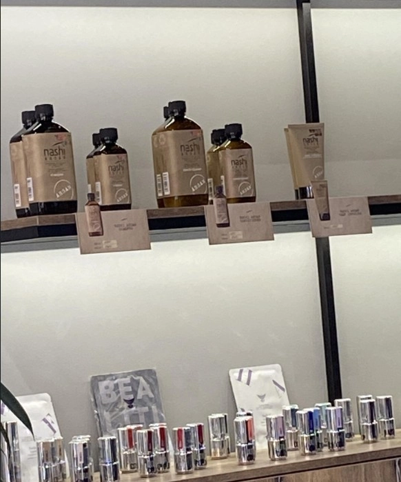 Салон красоты "Moonly".