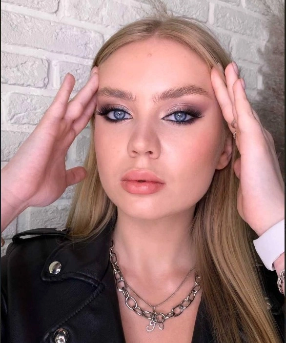 Салон красоты "Moonly".