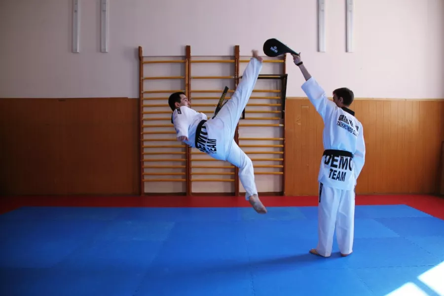 Спортивный клуб Грандмастерна ул. 40-летия Победы в Ростове-на-Дону: Тхэквондо, Самооборона, Развиваться,