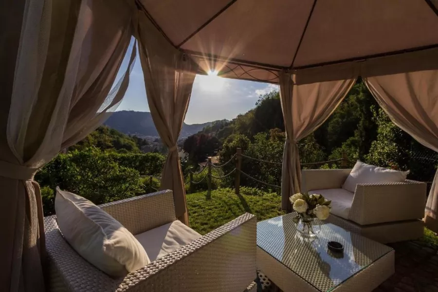 Спа Bed & Breakfast La Villa & SPA в Комо: Спа , Бассейн , тренажорный зал, Кафе , Бар , Легкий пар, Чилим,