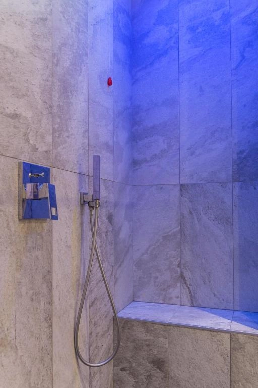 Спа Bed & Breakfast La Villa & SPA в Комо: Спа , Бассейн , тренажорный зал, Кафе , Бар , Легкий пар, Чилим,