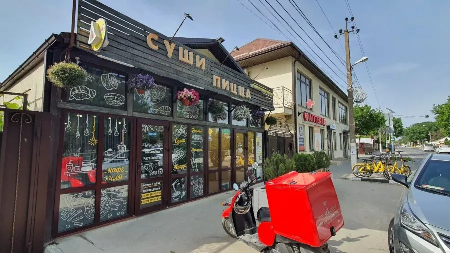 Ресторан ТРАТА СУШЕЧКИ в Анапе: Суши, Роллы, WOK лапша, Рис WOK, Разновидности кухни, Пицца, Хачапури,