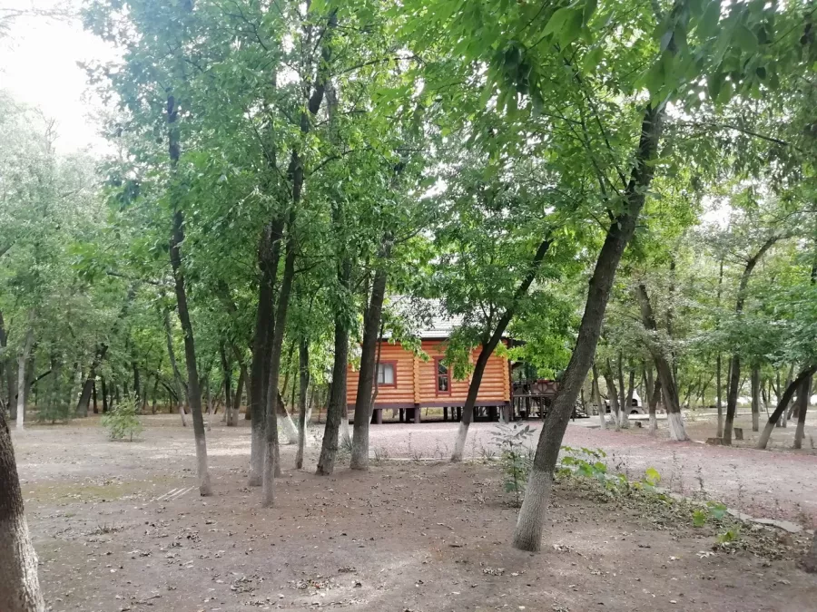База отдыха Хутор зима-лето в Ростове-на-Дону: Детский уголок, Мангал, Пляж, Бани, Прачечная,