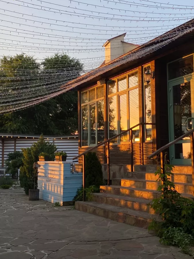 Ресторан Сад и море в Анапе: Винный ресторан, Итальянская кухня, Авторская кухня, Постное меню, Панорама, Летняя терраса, Проведение банкетов,