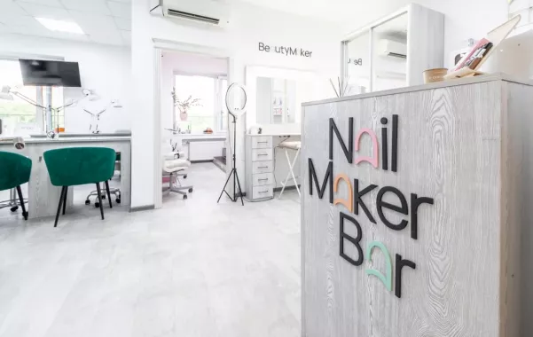 Студия маникюра "NailMaker Bar".
