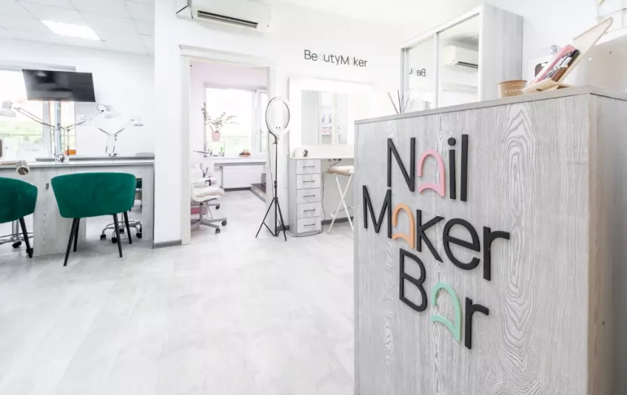 Студия маникюра NailMaker Bar в Москве: Ногти, Маникюр, Педикюр, Ресницы, Брови, Макияж, Прическа,