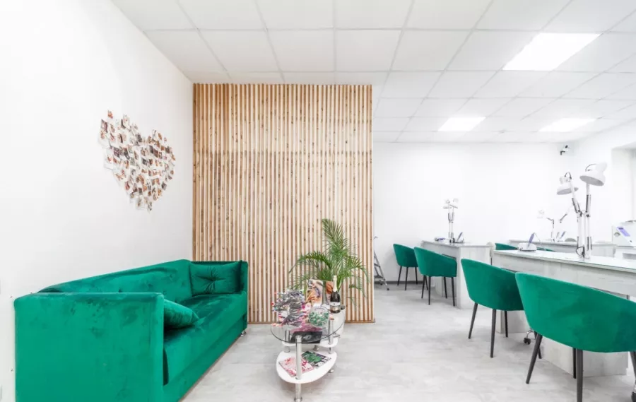 Студия маникюра NailMaker Bar в Москве: Ногти, Маникюр, Педикюр, Ресницы, Брови, Макияж, Прическа,
