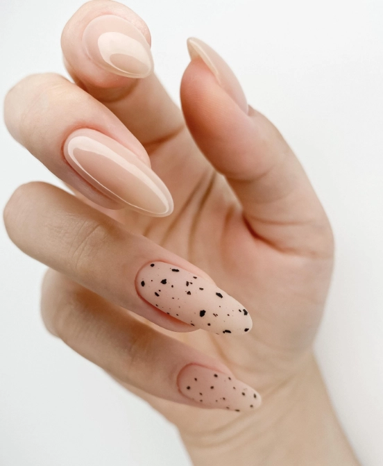 Студия маникюра NailMaker Bar в Москве: Ногти, Маникюр, Педикюр, Ресницы, Брови, Макияж, Прическа,