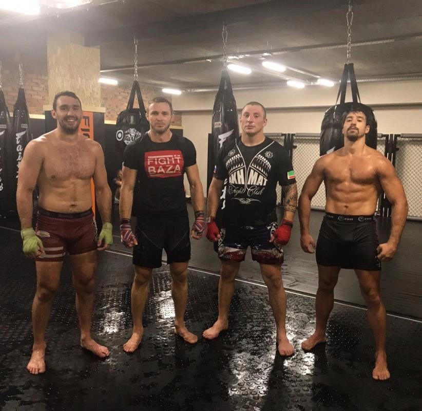 Клуб единоборств FIGHT BAZA (Файт База) в Ростове-на-Дону: Бокс, Грепплинг, Бразильское джиу-джитсу, Кикбоксинг, Смешанные единоборства, Тайский бокс,