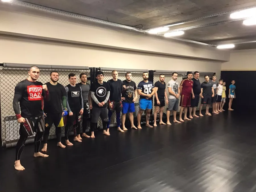 Клуб единоборств FIGHT BAZA (Файт База) в Ростове-на-Дону: Бокс, Грепплинг, Бразильское джиу-джитсу, Кикбоксинг, Смешанные единоборства, Тайский бокс,