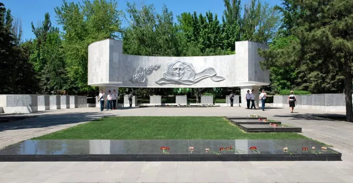 "Сквер имени Фрунзе"