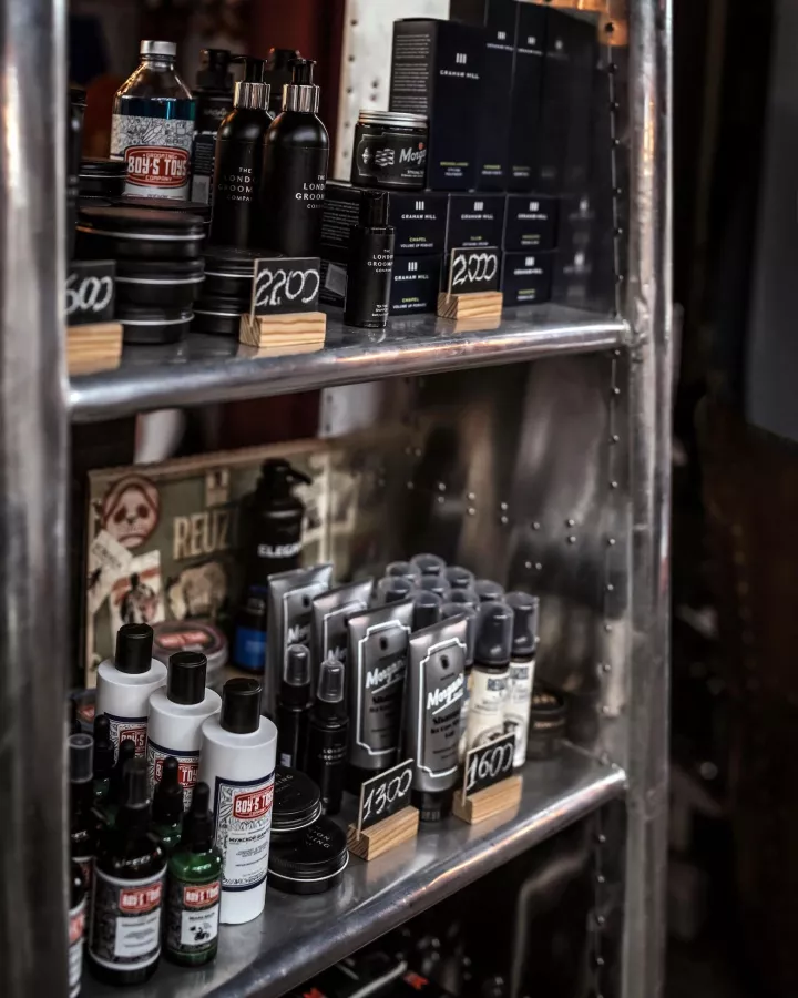 Барбершоп Atelier Barbers в Владивостоке: Салон красоты, Парикмахерская, Для мужчин, Барбер, Массаж головы,