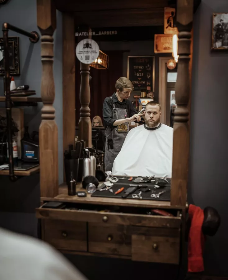 Барбершоп Atelier Barbers в Владивостоке: Салон красоты, Парикмахерская, Для мужчин, Барбер, Массаж головы,