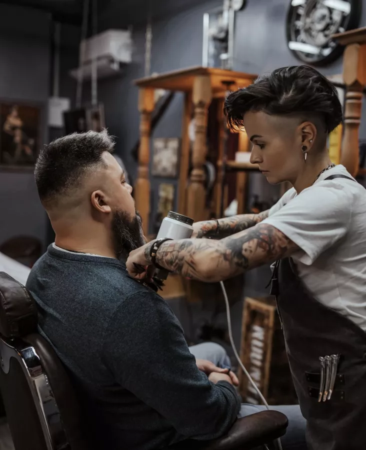 Барбершоп Atelier Barbers в Владивостоке: Салон красоты, Парикмахерская, Для мужчин, Барбер, Массаж головы,