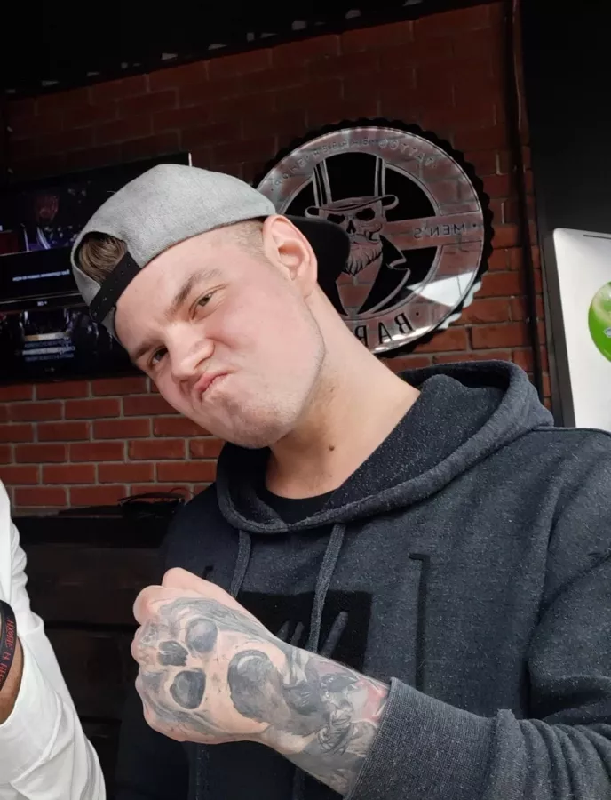 Барбершоп Barbershop Baron в Владивостоке: Парикмахерская, Мужчины, Борода, Tattoo studio, Barber school,