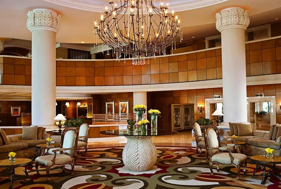 Отель Sheraton Jumeirah Beach Resort 5* в Дубаи: Прибрежный отель , Комфортные номера , Детский клуб , Турецкий хамам , Фитнес зал ,