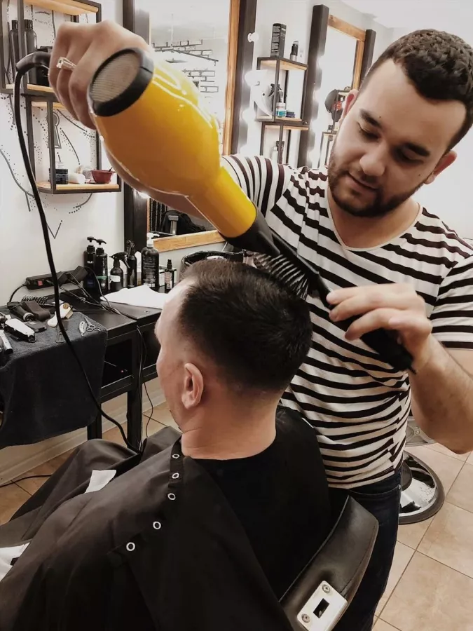 Барбершоп Налево в Владивостоке: Стрижка, Борода, Маникюр , Barbershop, Beard,
