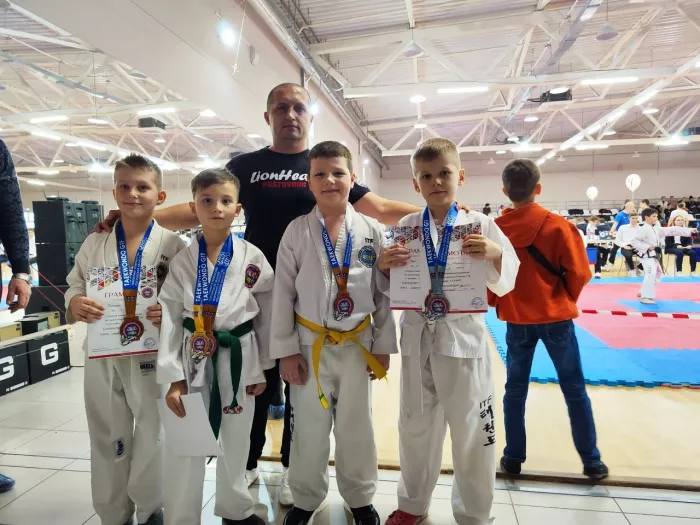 Спортивный клуб LionHeart на ул. Серафимовича, 25  в  Ростове-на-Дону