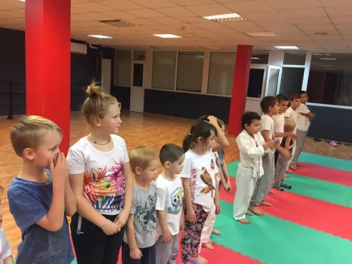Клуб карате «Сокол» на пр-т. Коммунистический, 32 